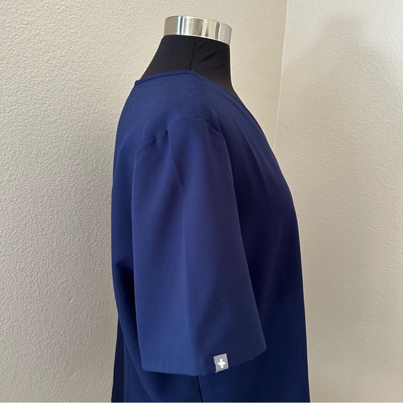 FIGS Catarina One-Pocket Scrub Top TM Navy PO1252 - Picture 8 of 14